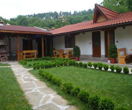 Къща За Гости Боляри Trjawna Exterior foto